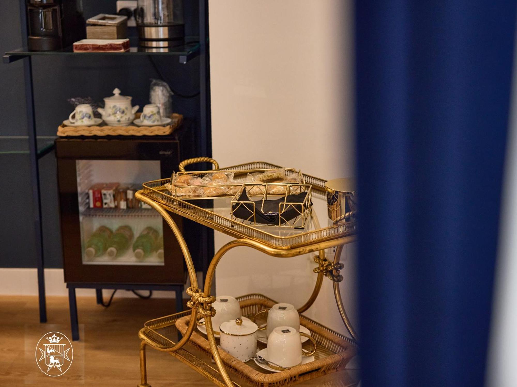 Vista Piazza Dei Martiri Bed & Breakfast Naples Exterior photo